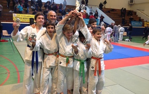 Très belle 2ème place de notre équipe Benjamins-Minimes au Tournoi de Mantes la Jolie